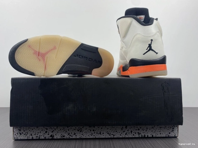 5 Total Orange DC1060-100 Retro Jordan 0802